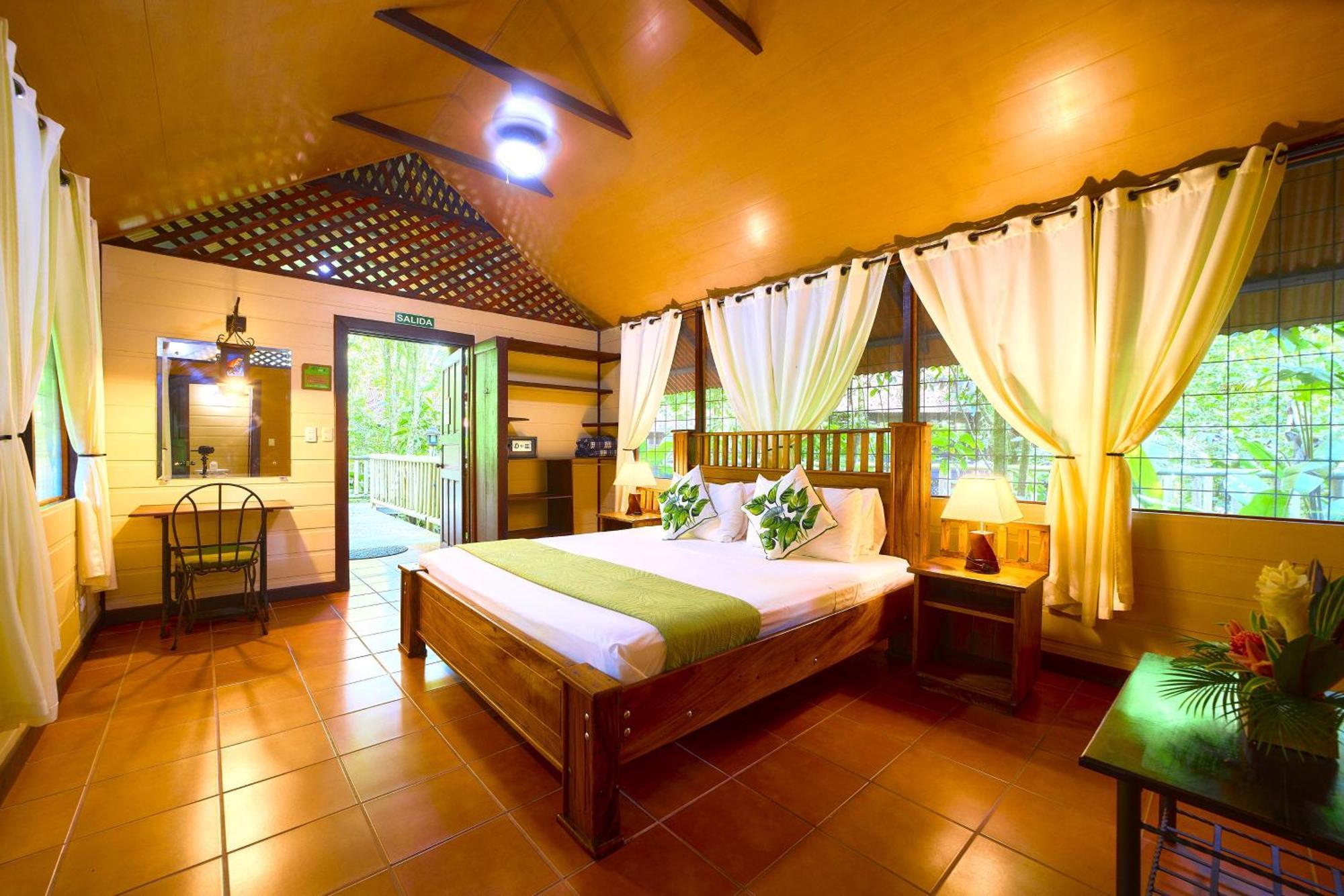 Aninga Lodge Тортугеро Екстериор снимка