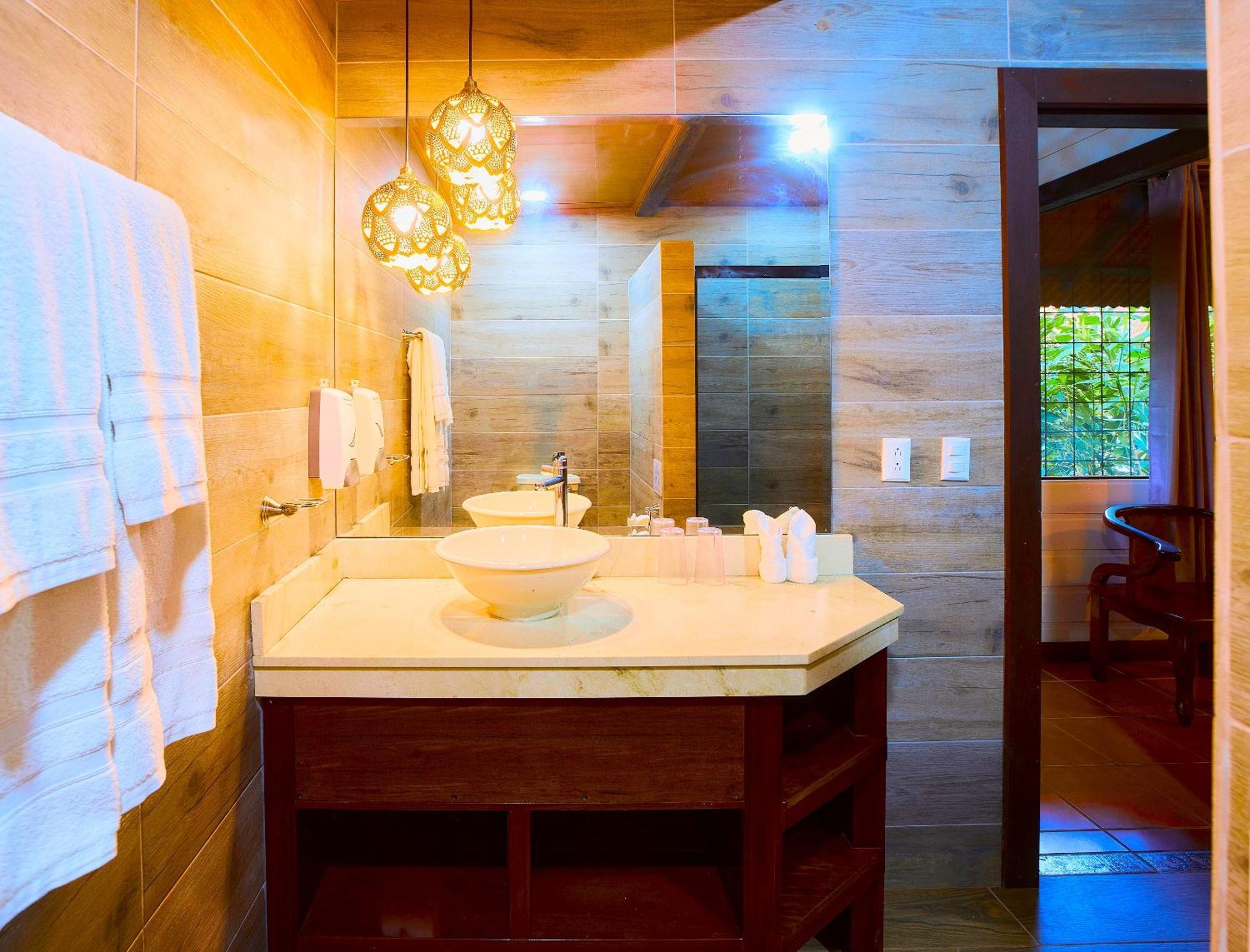 Aninga Lodge Тортугеро Екстериор снимка